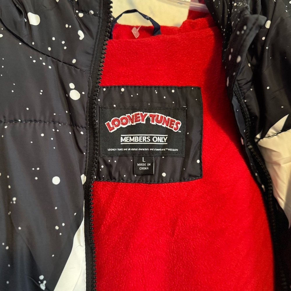Looney Tunes x Members Only Puffer Jacket – Tweety & Sylvester – Size L - Picture 2 of 5